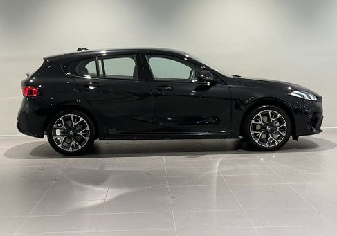 BMW 120, 2026 3