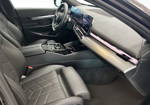 BMW 530, 2026 3