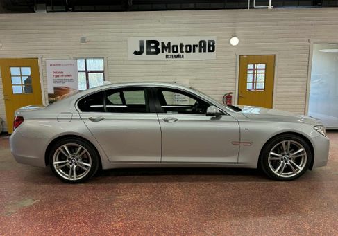 BMW 730, 2015