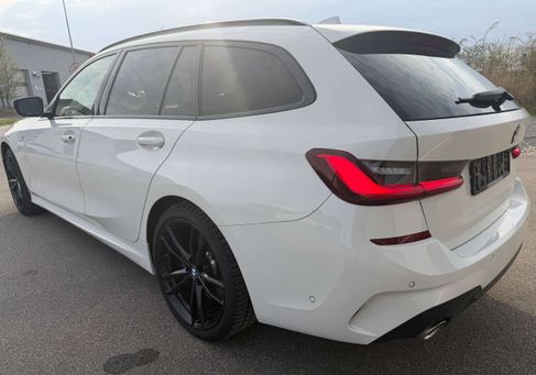 BMW 330, 2021