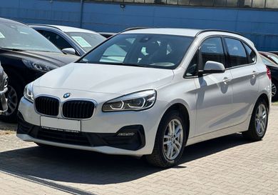 BMW 216, 2020