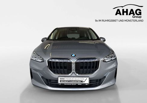 BMW 220, 2025 2