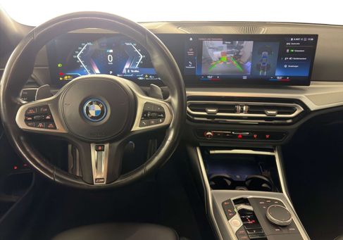 BMW 330, 2023