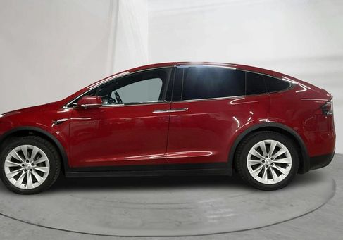 Tesla Model X, 2017