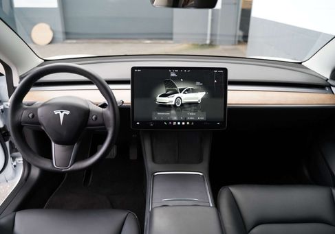 Tesla Model 3, 2022 2