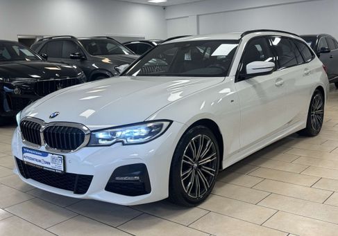 BMW 330, 2021