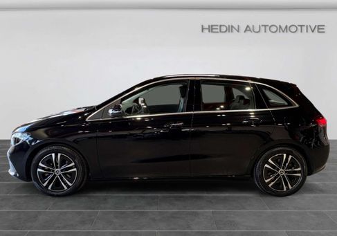 Mercedes-Benz B 220, 2023