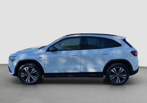 Mercedes-Benz GLA 250, 2021