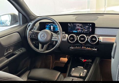 Mercedes-Benz GLB 180, 2022