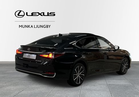 Lexus ES, 2025