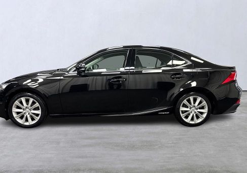 Lexus IS, 2016