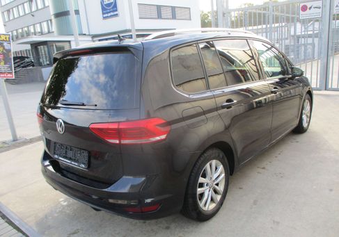 Volkswagen Touran, 2019 3