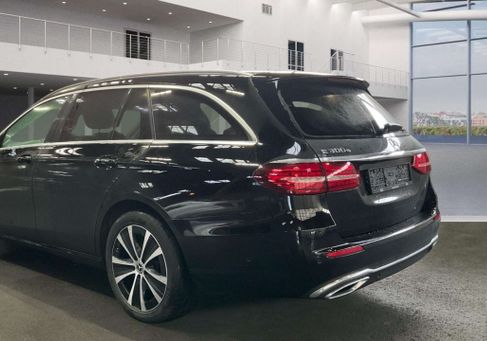 Mercedes-Benz E 300, 2022