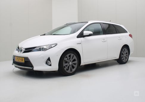 Toyota Auris Touring Sports, 2015