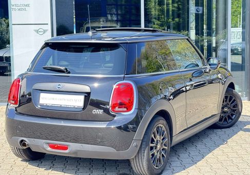 MINI ONE, 2019
