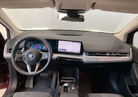 BMW 220, 2025 3
