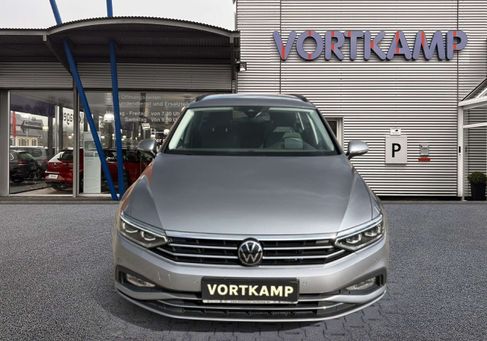 Volkswagen Passat Variant, 2023 3