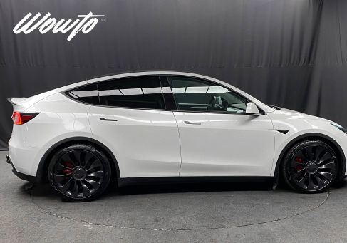 Tesla Model Y, 2023