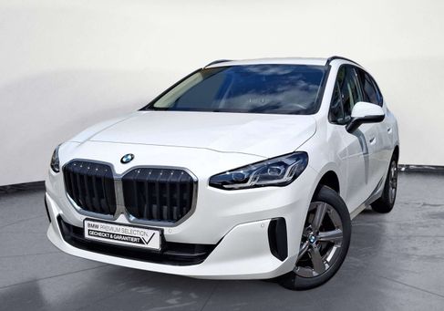 BMW 220, 2025 2