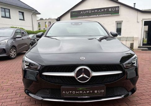 Mercedes-Benz CLA 180, 2022