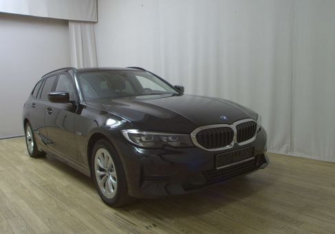 BMW 320, 2022 3