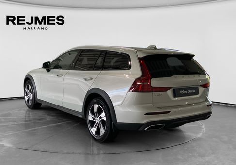 Volvo V60 Cross Country, 2022