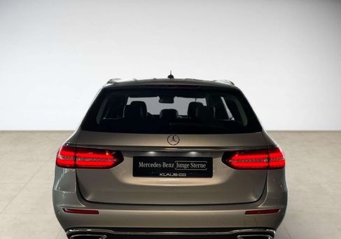 Mercedes-Benz E 220, 2022 3