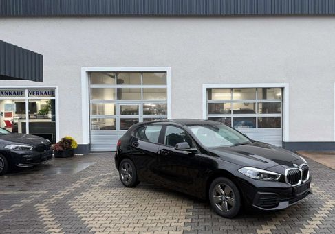 BMW 118, 2022