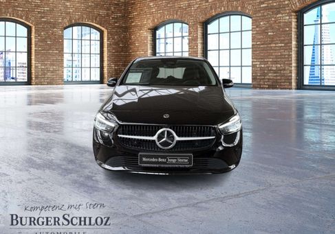 Mercedes-Benz B 180, 2025