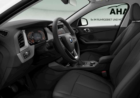 BMW 118, 2021