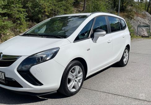 Opel Zafira, 2015