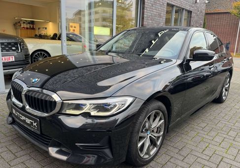 BMW 330, 2021