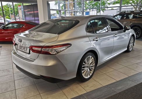 Toyota Camry, 2019