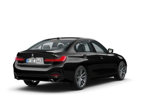BMW 318, 2022