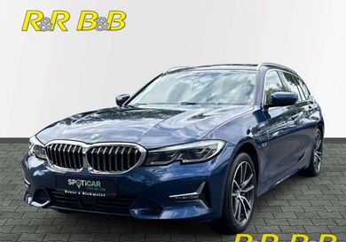 BMW 330, 2022