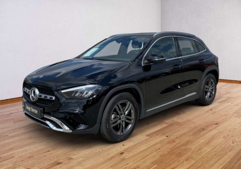 Mercedes-Benz GLA 180, 2025