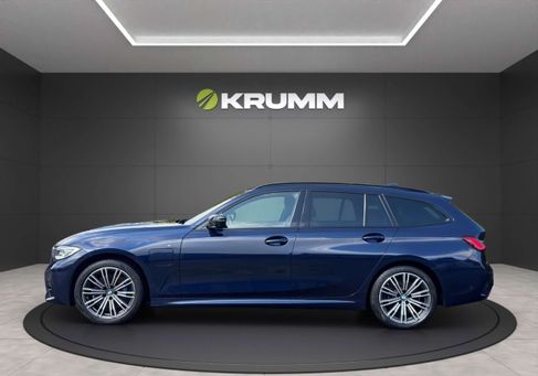 BMW 330, 2021