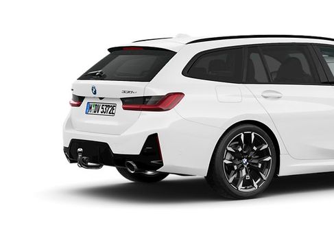 BMW 330, 2026