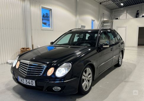 Mercedes-Benz E 320, 2005