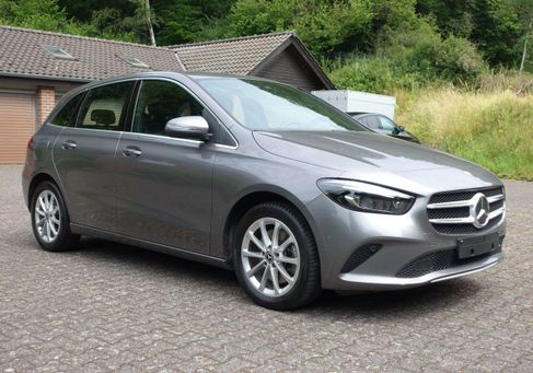 Mercedes-Benz B 250, 2022 3