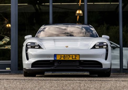 Porsche Taycan, 2020 3