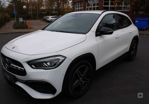 Mercedes-Benz GLA 180, 2021