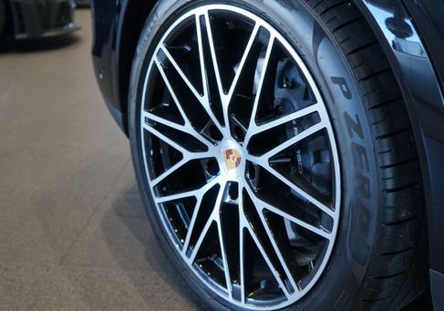 Porsche Cayenne, 2025