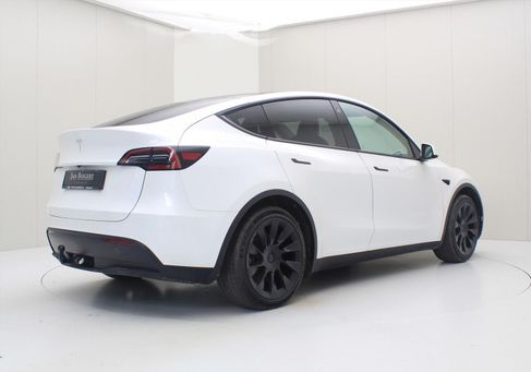 Tesla Model Y, 2023 3