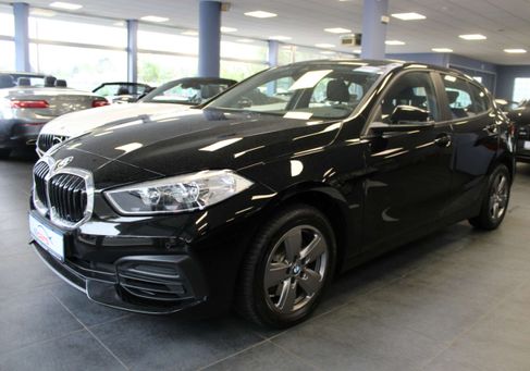 BMW 118, 2021