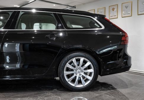 Volvo V90, 2022