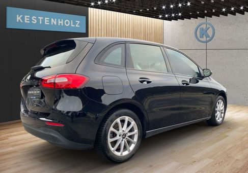 Mercedes-Benz B 250, 2022