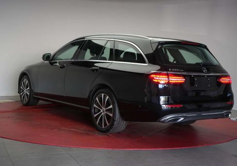 Mercedes-Benz E 300, 2022