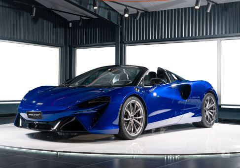 McLaren, 2025