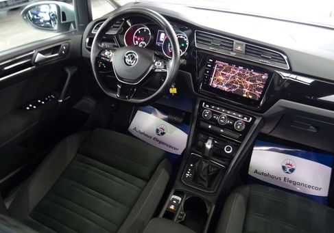 Volkswagen Touran, 2023 3